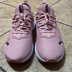 Women’s PUMA shoes